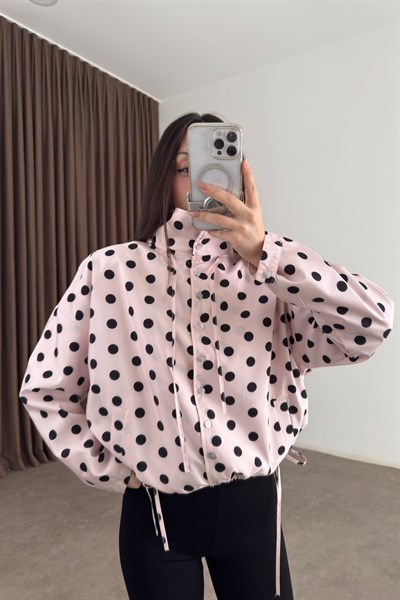 Premium Puantiyeli Dik Yakalı Büzgülü Pembe Yağmurluk