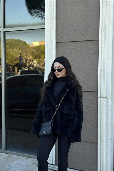 Siyah Cep Detaylı Square Kaban