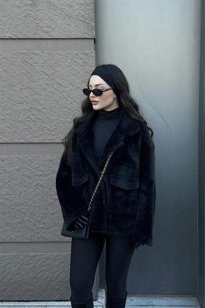 Siyah Cep Detaylı Square Kaban