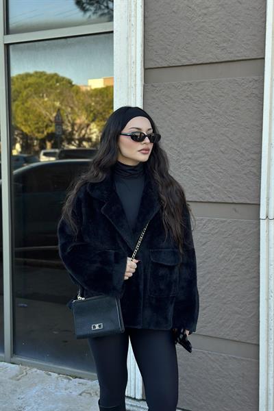 Siyah Cep Detaylı Square Kaban