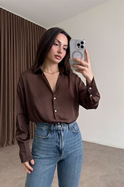 Premium Tok Saten Sedef Düğmeli Kahve Gömlek