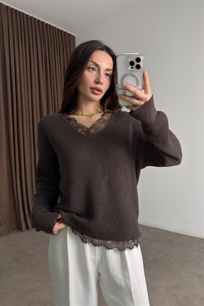 Premium Yakası Dantel Detaylı Kahve Kazak 