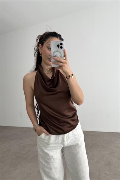 Saten Degaje Sırt Dekolteli Kahve Bluz 