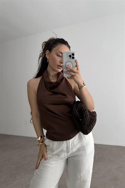 Saten Degaje Sırt Dekolteli Kahve Bluz 