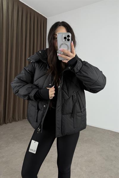 Robin Şişme Kapüşonlu Siyah Mont