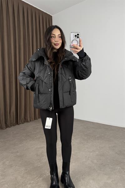 Robin Şişme Kapüşonlu Siyah Mont