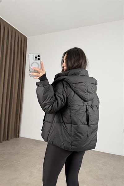 Robin Şişme Kapüşonlu Siyah Mont