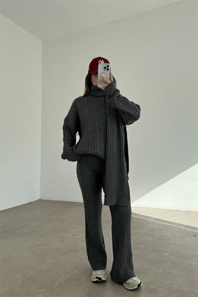 Saç Örgü Atkılı Gri Triko Takım