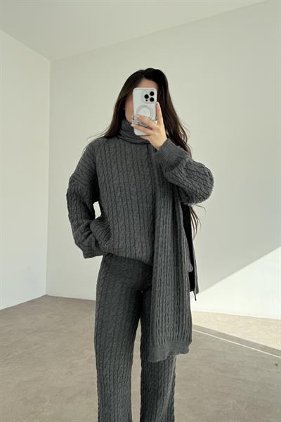 Saç Örgü Atkılı Gri Triko Takım