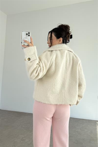 Sakallı Dik Yakalı Ekru Mont