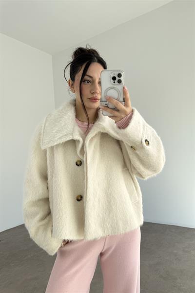 Sakallı Dik Yakalı Ekru Mont