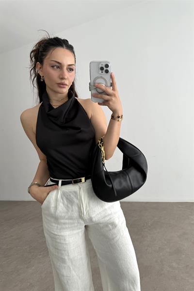 Saten Degaje Sırt Dekolteli Siyah Bluz 