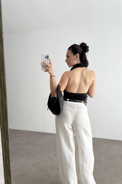 Saten Degaje Sırt Dekolteli Siyah Bluz 