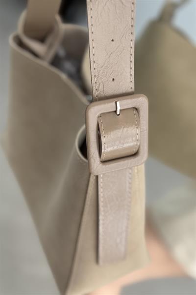 Süet Kare Model Bej Çanta