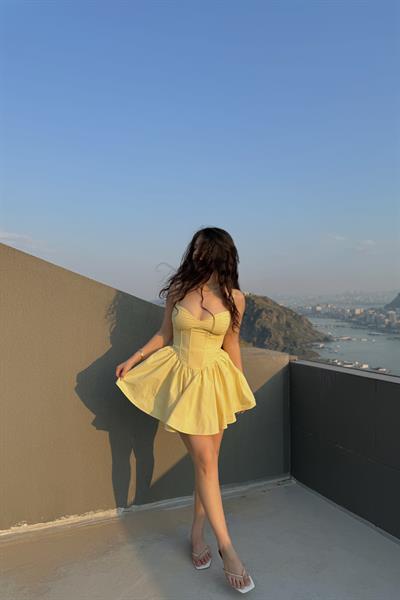 Sunny Korse Detaylı Sarı Elbise