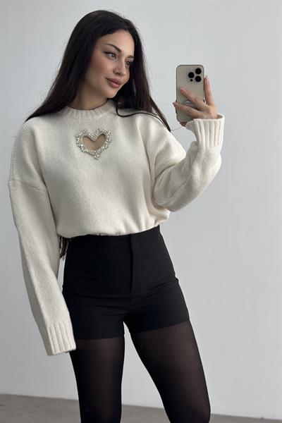Taşlı Kalp Detaylı Krem Triko Kazak