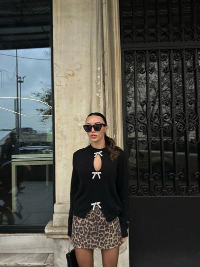 Taşlı Kurdele Detaylı Premium Kazak Siyah