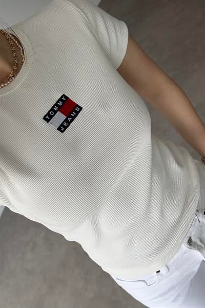 TH Kare Logolu Beyaz T-shirt