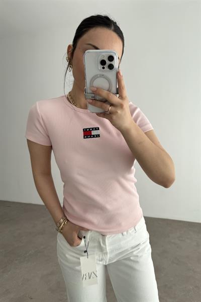 TH Kare Logolu Pembe T-shirt