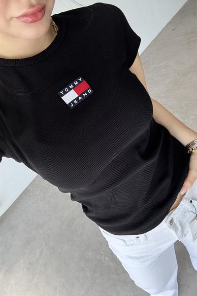 TH Kare Logolu Siyah T-shirt