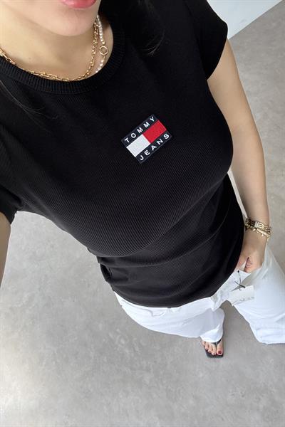 TH Kare Logolu Siyah T-shirt