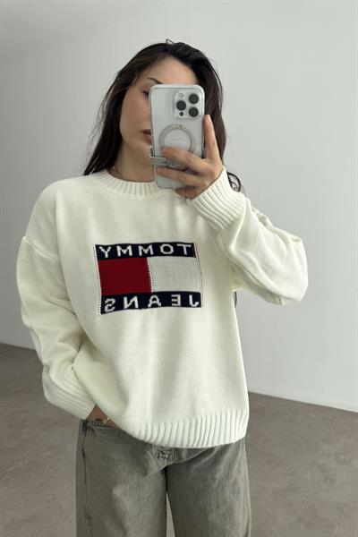 TH Nakış İşlemeli Ekru Kazak