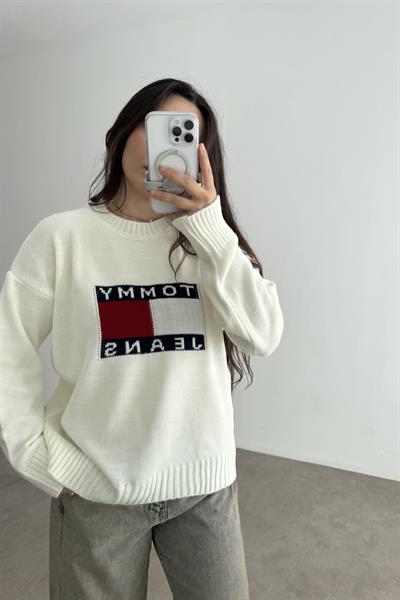 TH Nakış İşlemeli Ekru Kazak