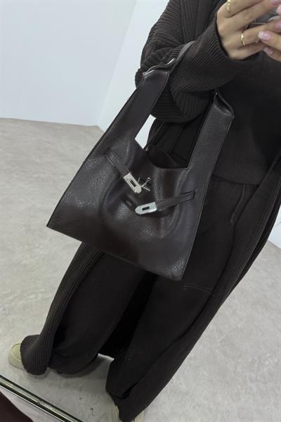 Tokalı Kemer Detaylı Kahve Deri Çanta