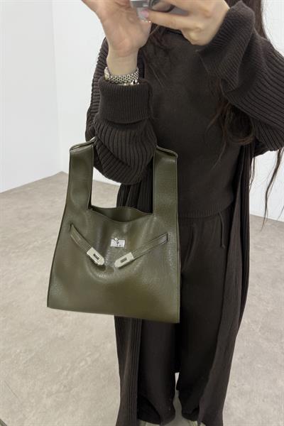 Tokalı Kemer Detaylı Yağ Yeşili Deri Çanta