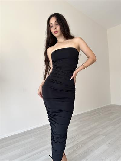Toparlayıcı Drapeli Siyah Kalem Elbise