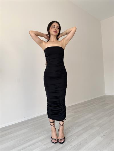 Toparlayıcı Drapeli Siyah Kalem Elbise