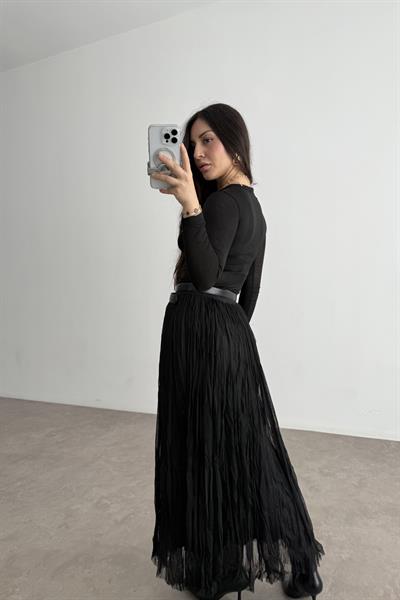 Tül Detaylı Siyah Saten Midi Etek 