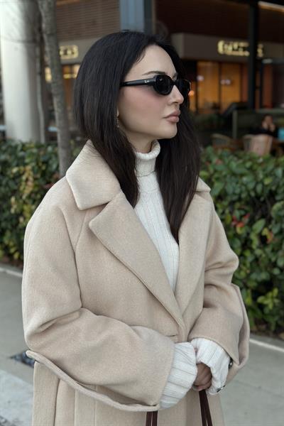 Tunica Kemer Detaylı Bej Uzun Kaban