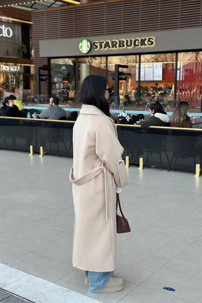 Tunica Kemer Detaylı Bej Uzun Kaban