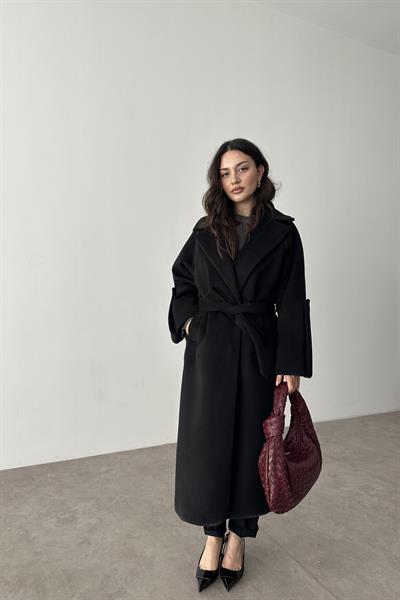 Tunica Kemer Detaylı Siyah Uzun Kaban