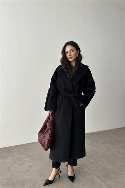 Tunica Kemer Detaylı Siyah Uzun Kaban