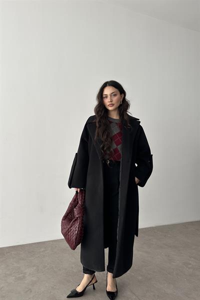 Tunica Kemer Detaylı Siyah Uzun Kaban