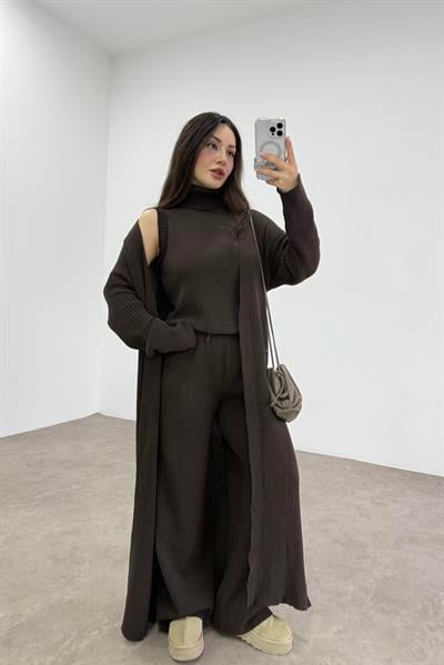 Uzun Hırkalı Pantolonlu Üç Parça Kahve Takım