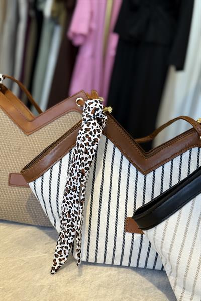 V Kesimli Natural El Çantası