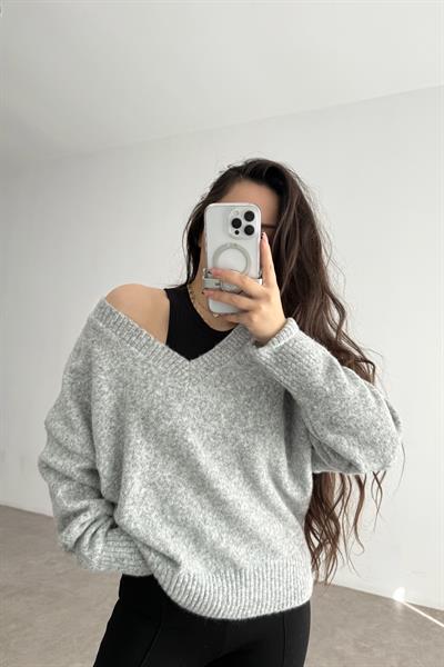 V Yakalı Yumoş Dokulu Gri Kazak