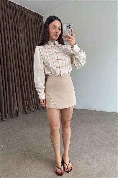 Verev Kesimli Tok Krep Bej Şort Etek