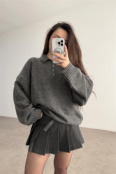 Yakalı Düğmeli Füme Oversize Kazak