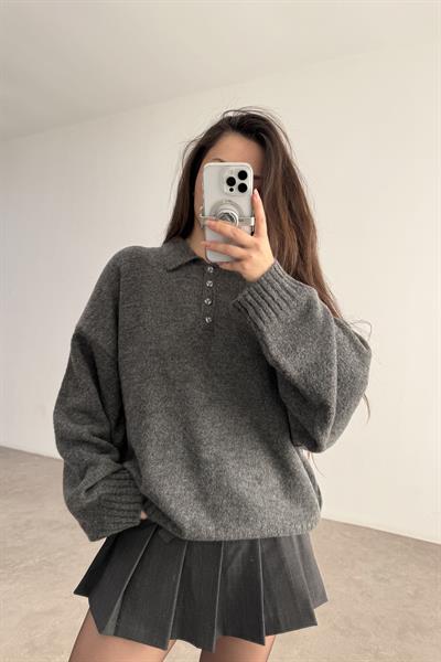 Yakalı Düğmeli Füme Oversize Kazak