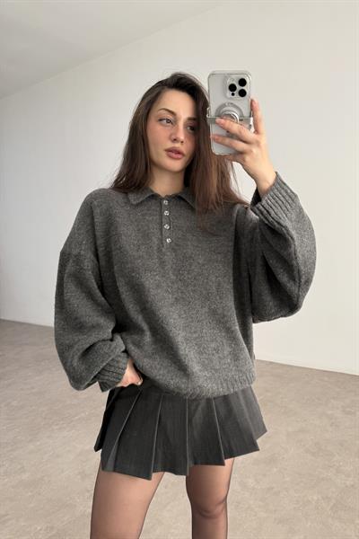 Yakalı Düğmeli Füme Oversize Kazak