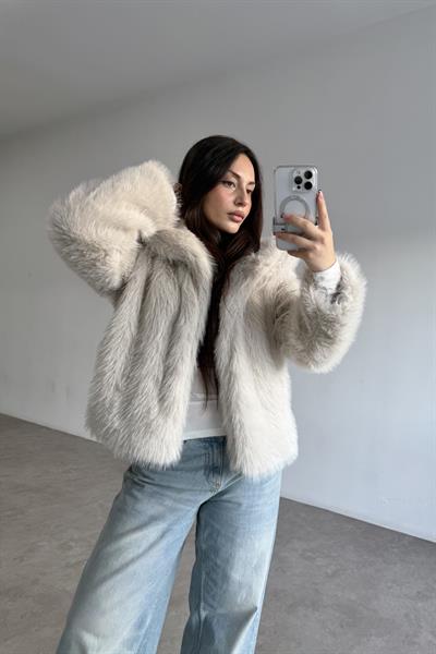 Yakalı Ekstra Dolgun Regular Taş Kürk