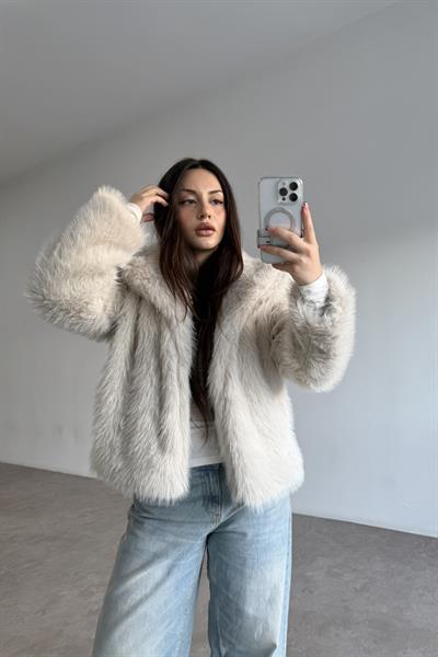 Yakalı Ekstra Dolgun Regular Taş Kürk