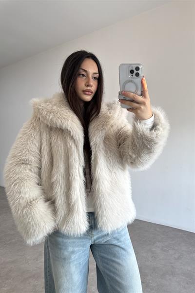 Yakalı Ekstra Dolgun Regular Taş Kürk