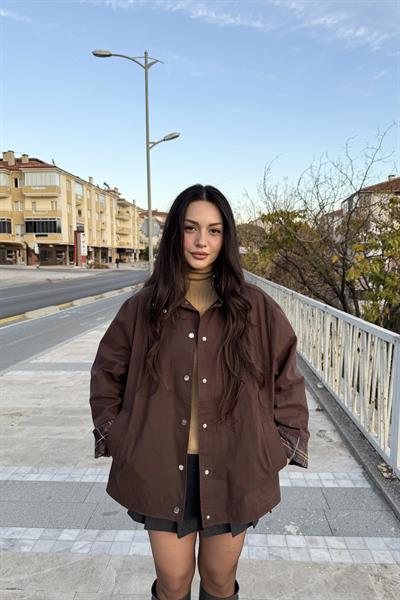 Yakası Deri Detaylı Ekose Astarlı Kahve  Parka