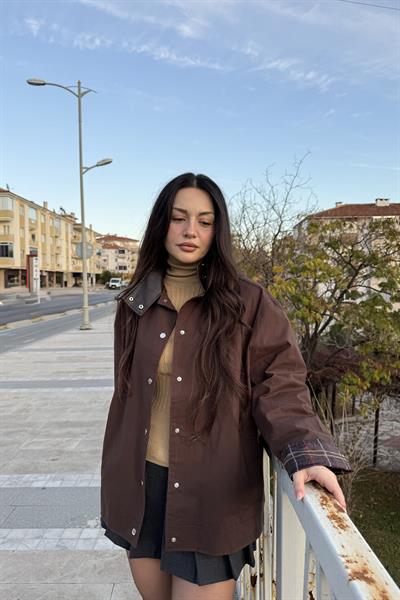 Yakası Deri Detaylı Ekose Astarlı Kahve  Parka