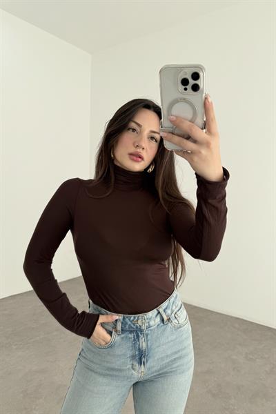 Yarı Transparan Basic Boğazlı Kahverengi Body